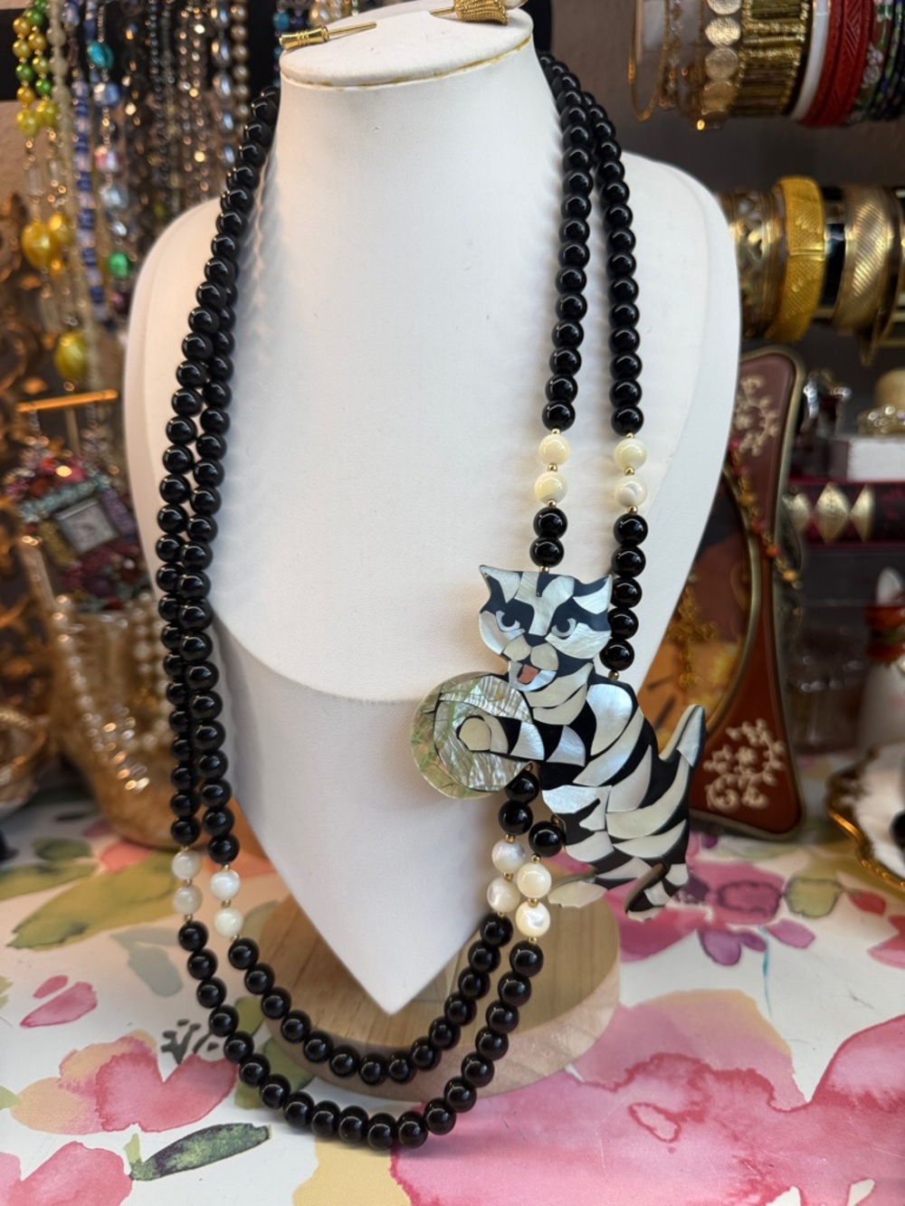 Vintage Sands Black & White Cat Mother Pearl Pendant Bead Necklace - Picture 2 of 7